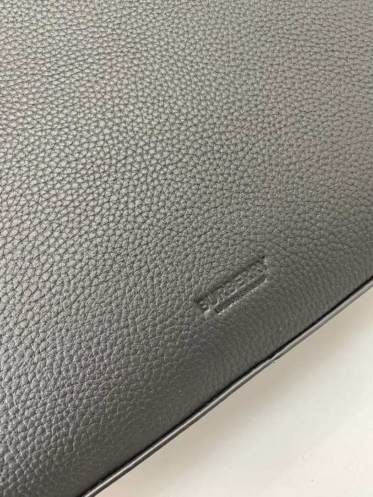 Burberry Structured Tote Black 01A