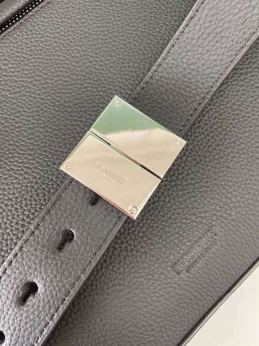 Burberry Structured Tote Black 01A