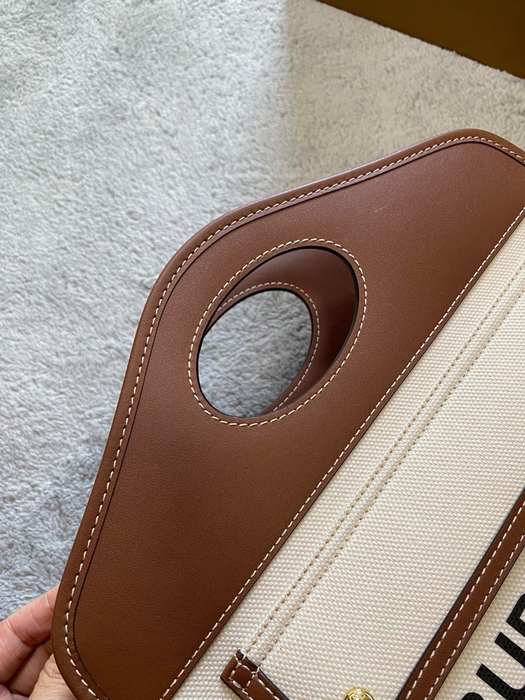 Burberry Stylish Tote Bag Brown 01A