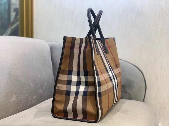 Burberry Stylish Tote with classic traits Tan 01A