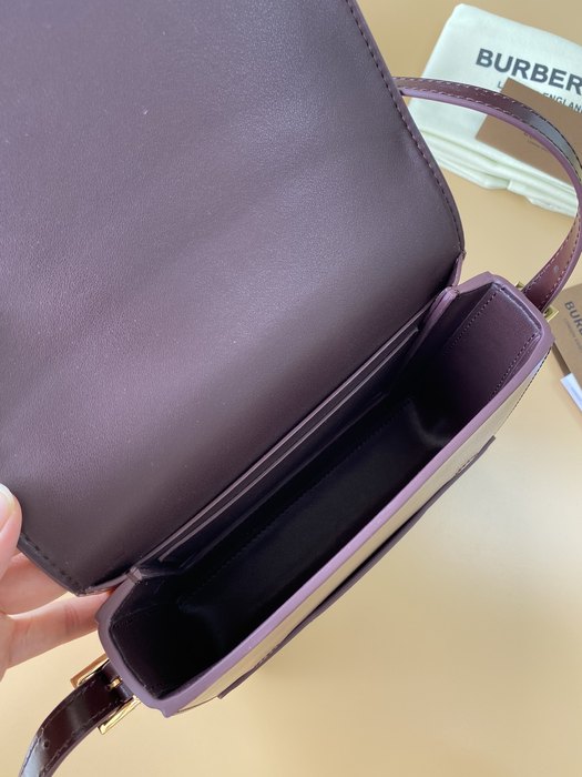 Burberry Tote Bag with Stylish Features Black 01A 7