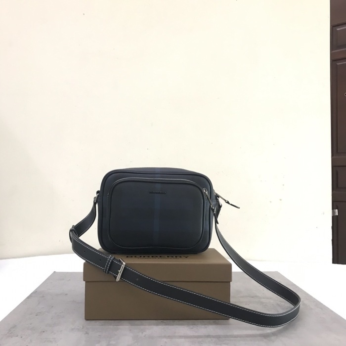 Burberry Tote Bag with Stylish Traits Navy 01A