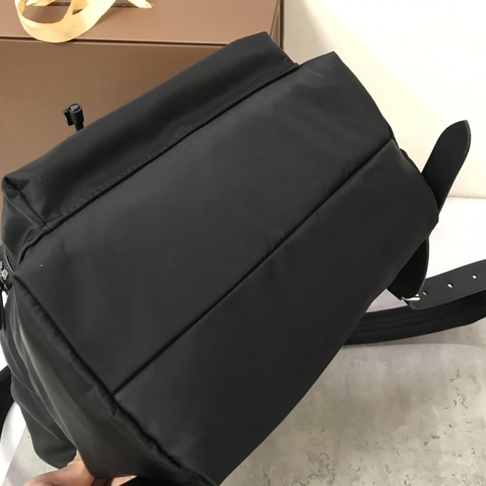 Burberry Tote Bag with minimalist design Black 01A