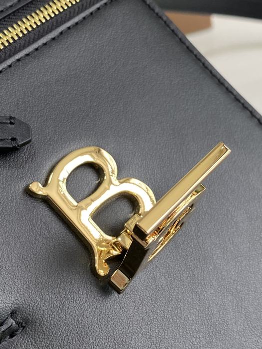 Burberry Tote Bag with sleek design traits Black 01A 4