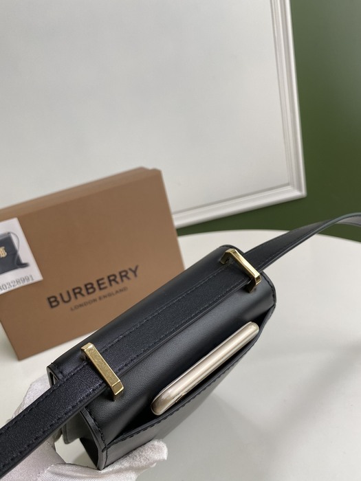 Burberry Tote Bag with sleek design traits Black 01A 4