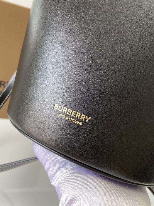 Burberry Tote bag with characteristic features Brown 01A