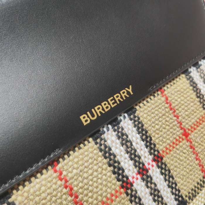 Burberry Tote bag with checkered pattern and leather accents Black 01A