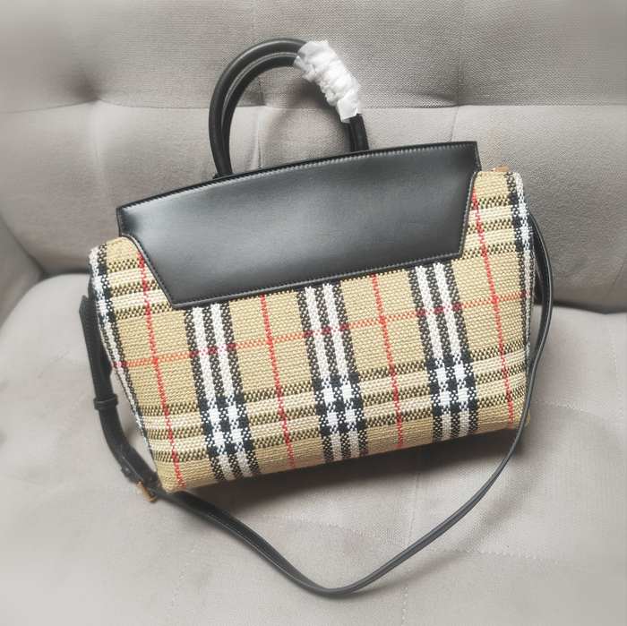 Burberry Tote bag with checkered pattern and leather accents Black 01A