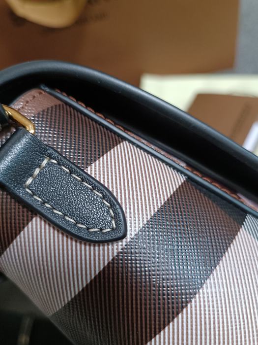 Burberry Tote bag with classic design traits Brown 01A