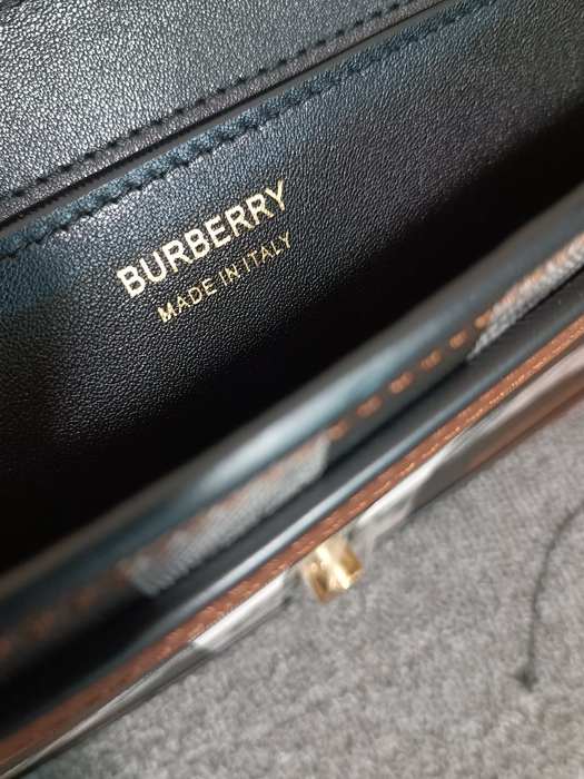 Burberry Tote bag with classic design traits Brown 01A