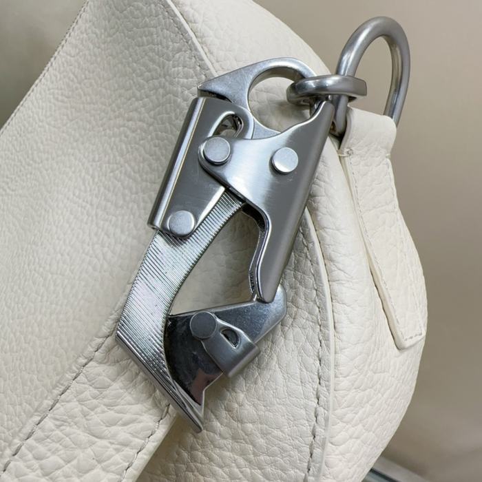 Burberry Tote bag with classic styling Navy 01A