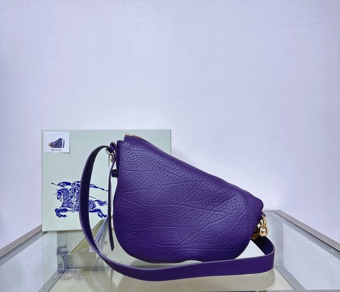 Burberry Tote bag with classic styling Navy 01A