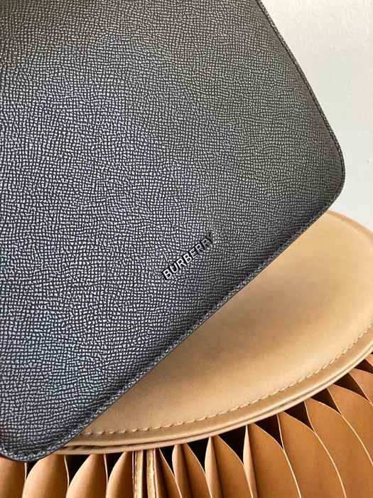 Burberry Tote bag with dual texture design Black 01A