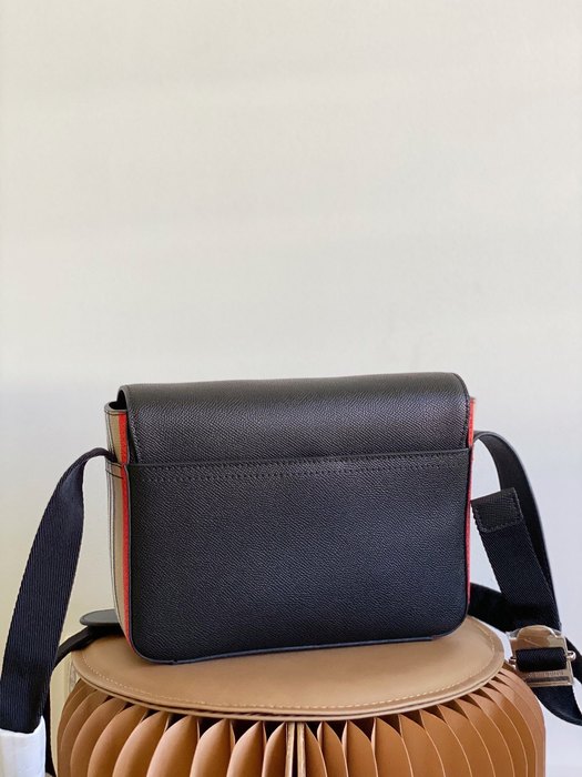 Burberry Tote bag with dual texture design Black 01A