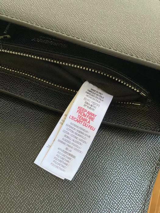 Burberry Tote bag with dual texture design Black 01A