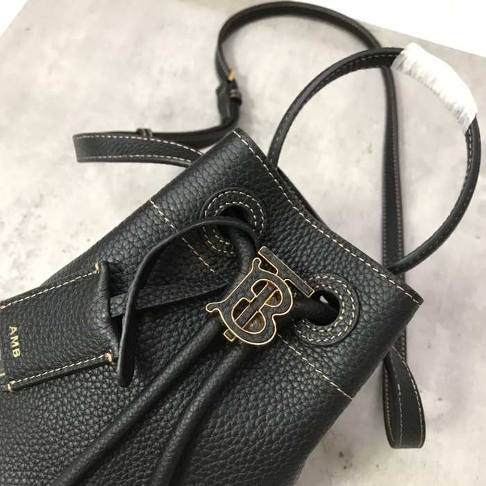 Burberry Tote bag with elegant design Black 01A 2