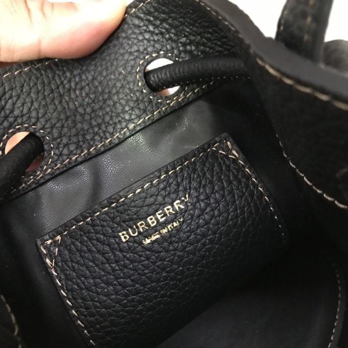 Burberry Tote bag with elegant design Black 01A 2