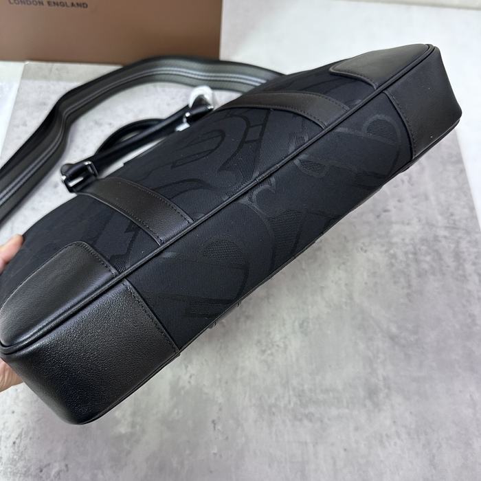 Burberry Tote bag with elegant design Black 01A