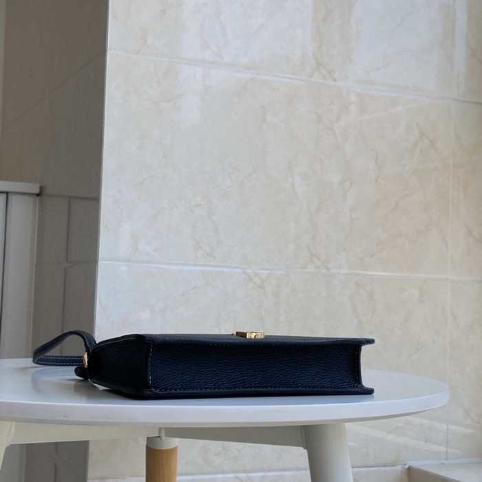 Burberry Tote bag with elegant design Navy 01A