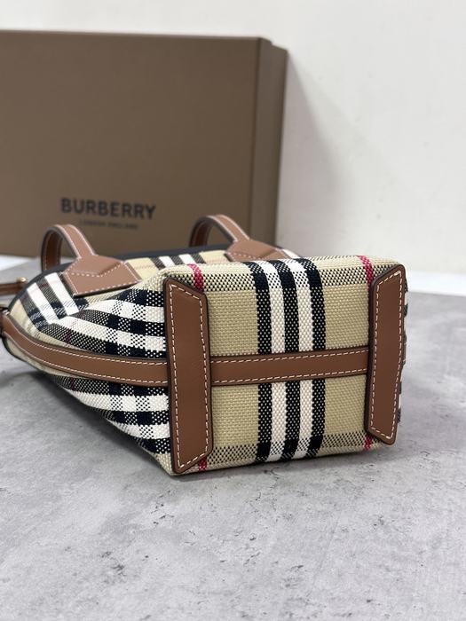 Burberry Tote bag with leather handles and check pattern Beige 01A