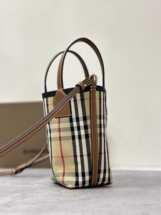 Burberry Tote bag with leather handles and check pattern Beige 01A