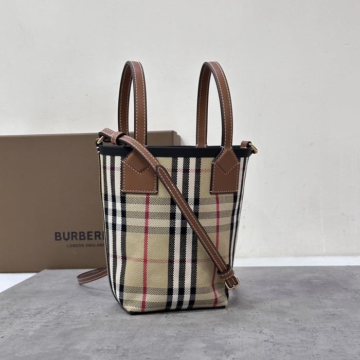 Burberry Tote bag with leather handles and check pattern Beige 01A