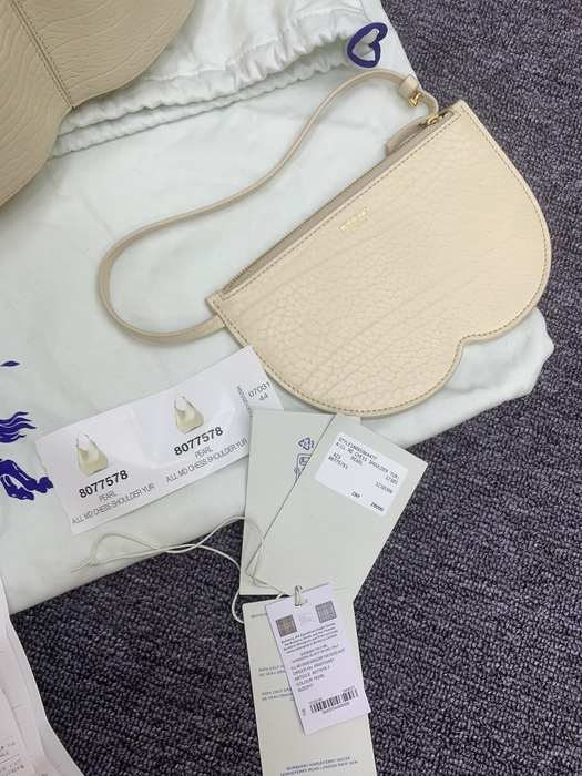 Burberry Tote bag with minimalist design Beige 01A