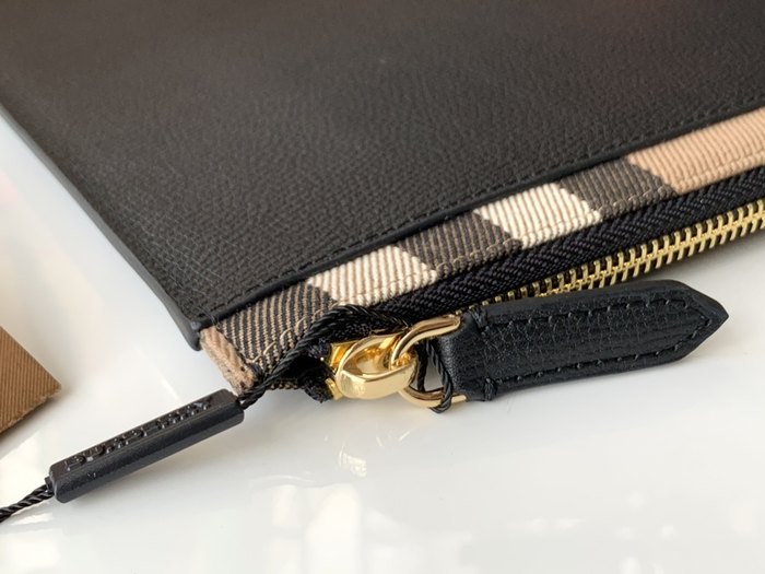 Burberry Tote bag with minimalist design Black 01A 2