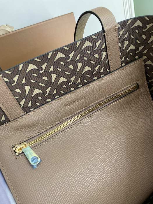 Burberry Tote bag with minimalist design Tan 01A