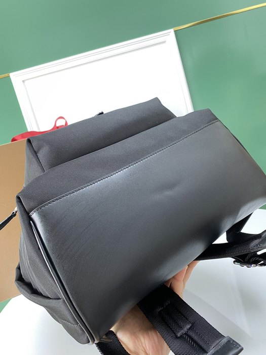 Burberry Tote bag with modern design Black 01A