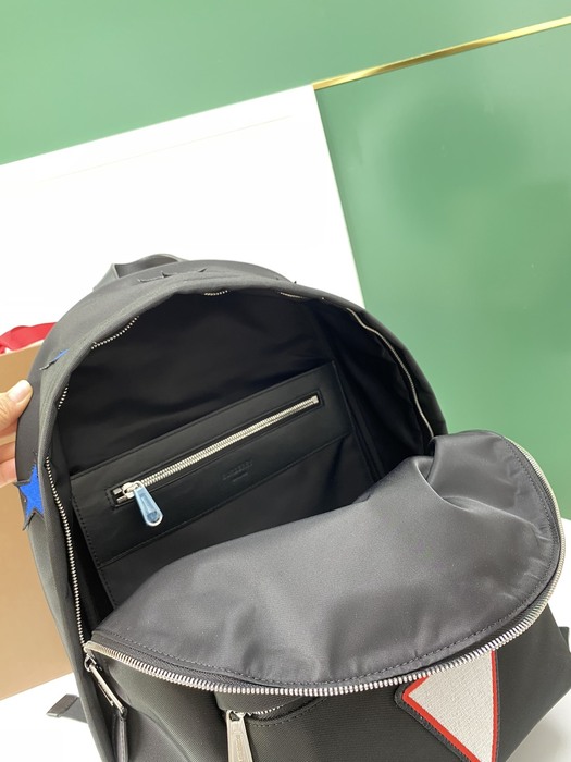 Burberry Tote bag with modern design Black 01A