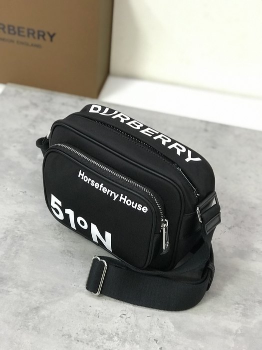 Burberry Tote bag with modern design traits Black 01A