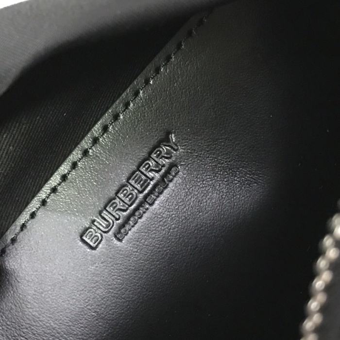 Burberry Tote bag with modern design traits Black 01A