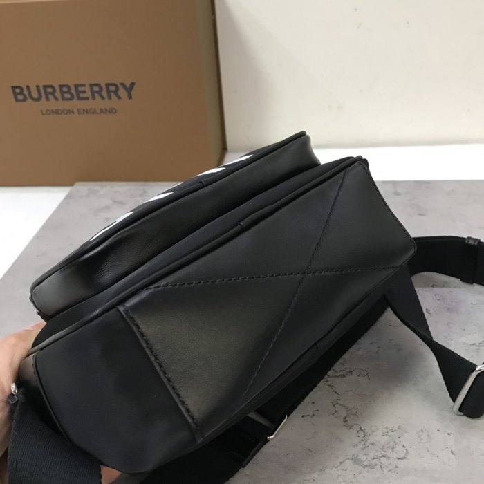 Burberry Tote bag with modern design traits Black 01A