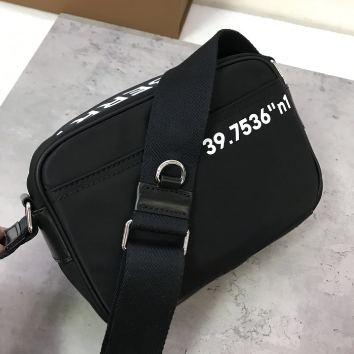 Burberry Tote bag with modern design traits Black 01A