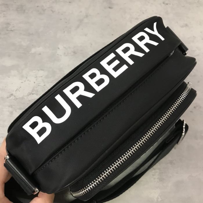 Burberry Tote bag with modern design traits Black 01A