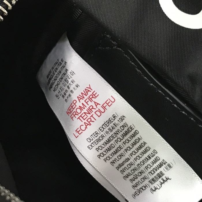 Burberry Tote bag with modern design traits Black 01A