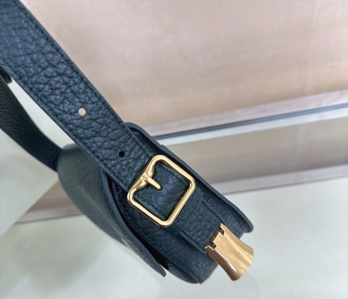 Burberry Tote bag with modern design traits Navy 01A