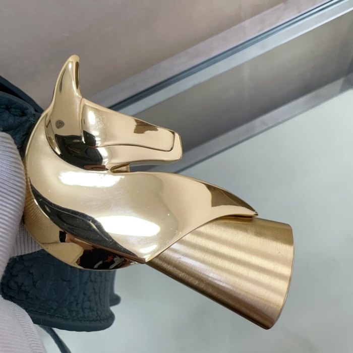 Burberry Tote bag with modern design traits Navy 01A