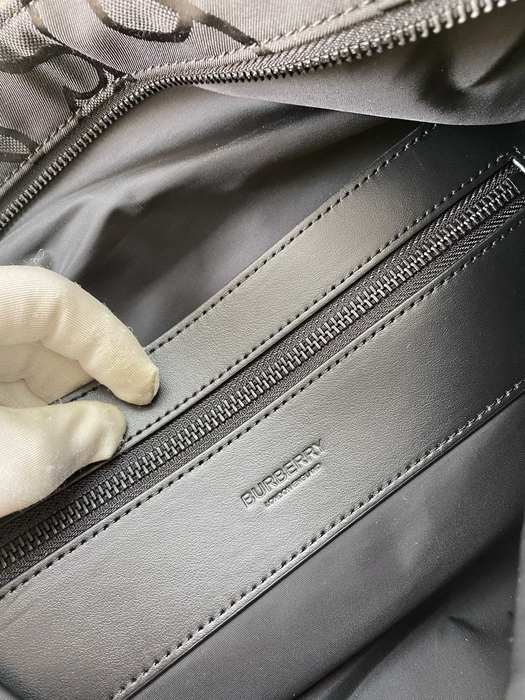 Burberry Tote bag with practical features Black 01A