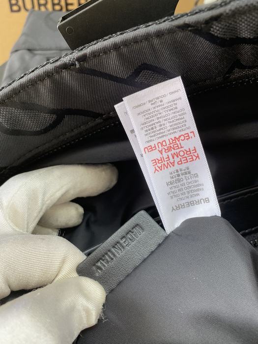 Burberry Tote bag with practical features Black 01A