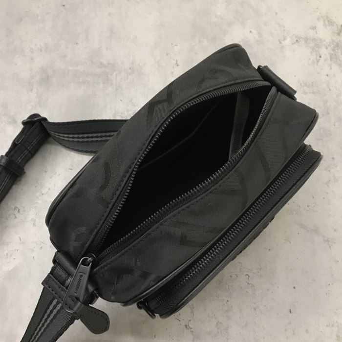 Burberry Tote bag with sleek design Black 01A 2