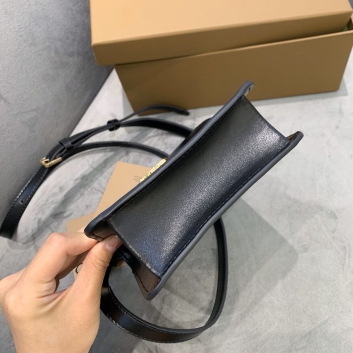 Burberry Tote bag with sleek design Black 01A 3