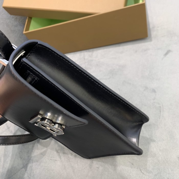 Burberry Tote bag with sleek design Black 01A 3