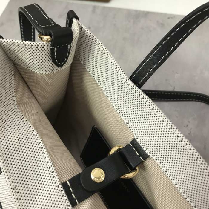 Burberry Tote bag with sleek design Black 01A