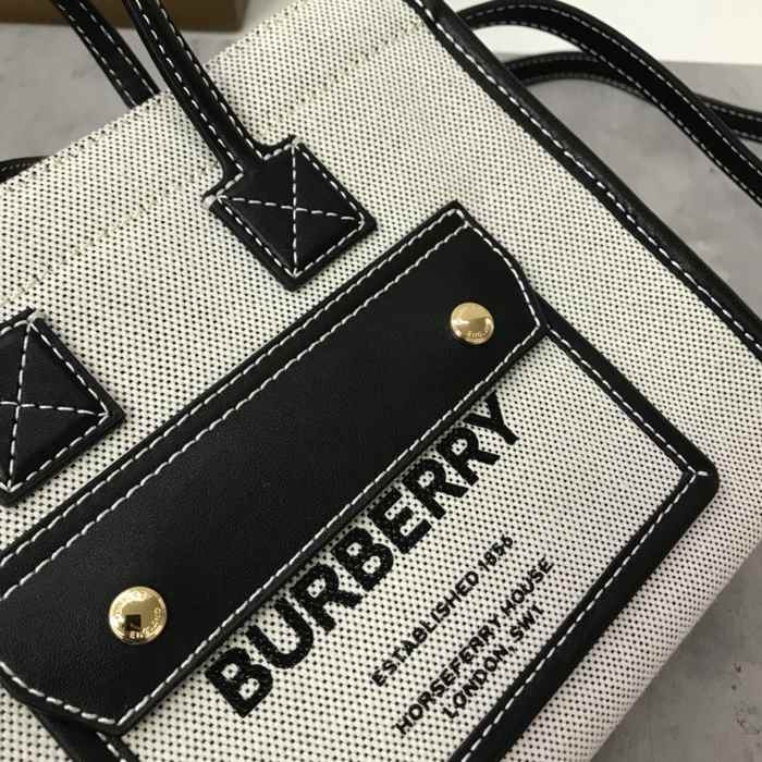 Burberry Tote bag with sleek design Black 01A