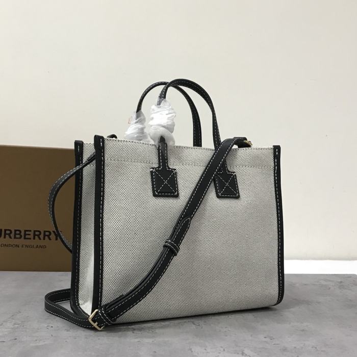 Burberry Tote bag with sleek design Black 01A