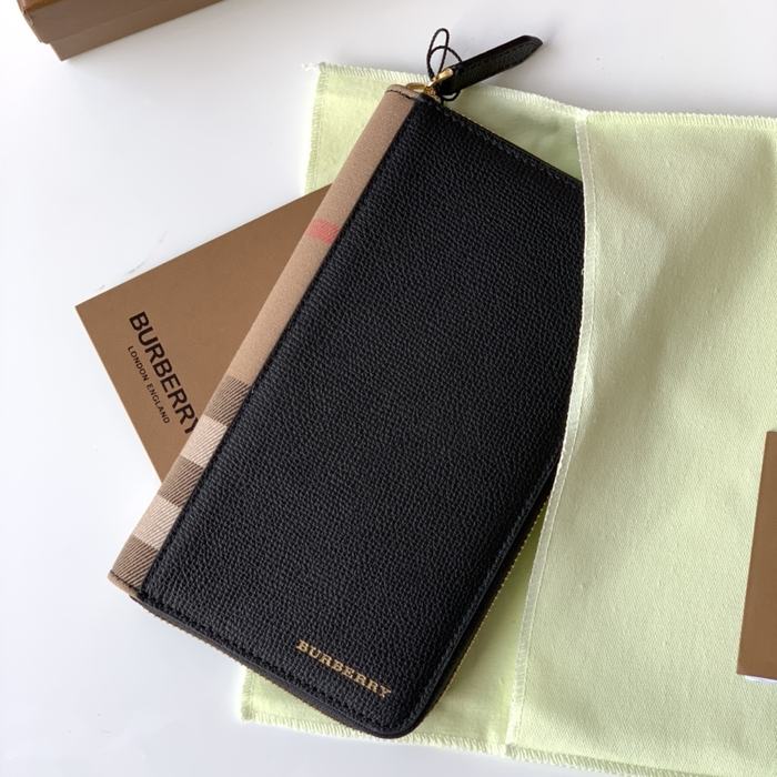 Burberry Tote bag with sleek design features Black 01A