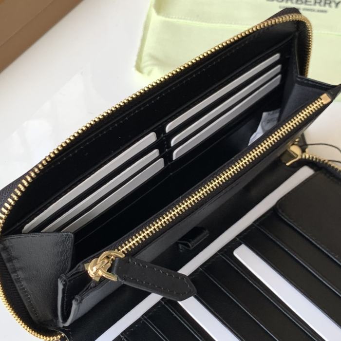 Burberry Tote bag with sleek design features Black 01A