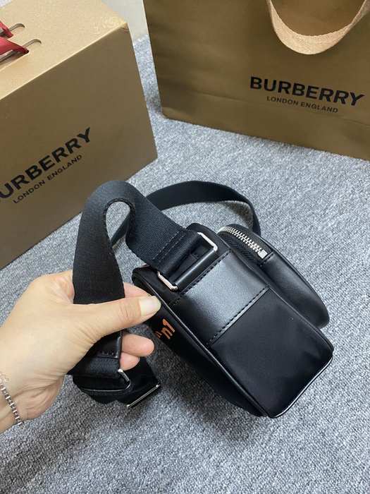 Burberry Tote bag with sleek design traits Black 01A 2